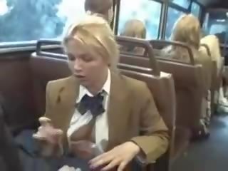 Blondynka miód ssać azjatyckie żuchwy peter na the autobus