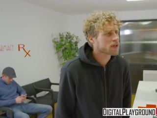 Digital playground - murdar asistenta știe cum pentru repara o înțepătură