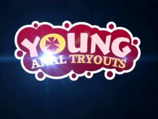 젊은 항문의 tryouts - 깊은 입으로 모든 일