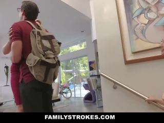 Familystrokes - plouc step-bro baisée moi pour homework