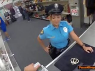 Latina policial movs fora dela rabos para dinheiro
