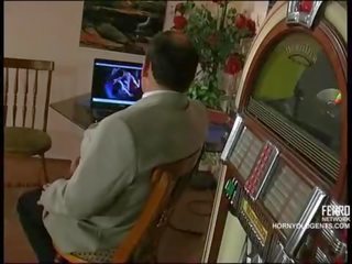 Un puttana è molto meglio di sega